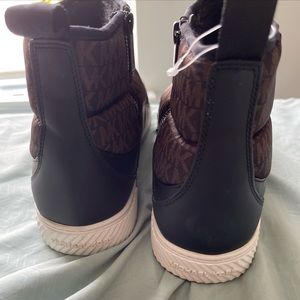 Brand new women’s Michael Kors boots boots